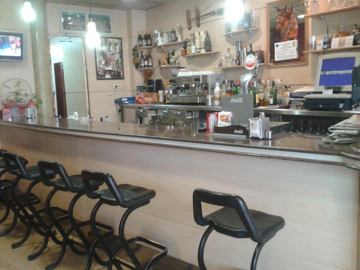Hostal Restaurante Baraka Alagón Eksteriør bilde