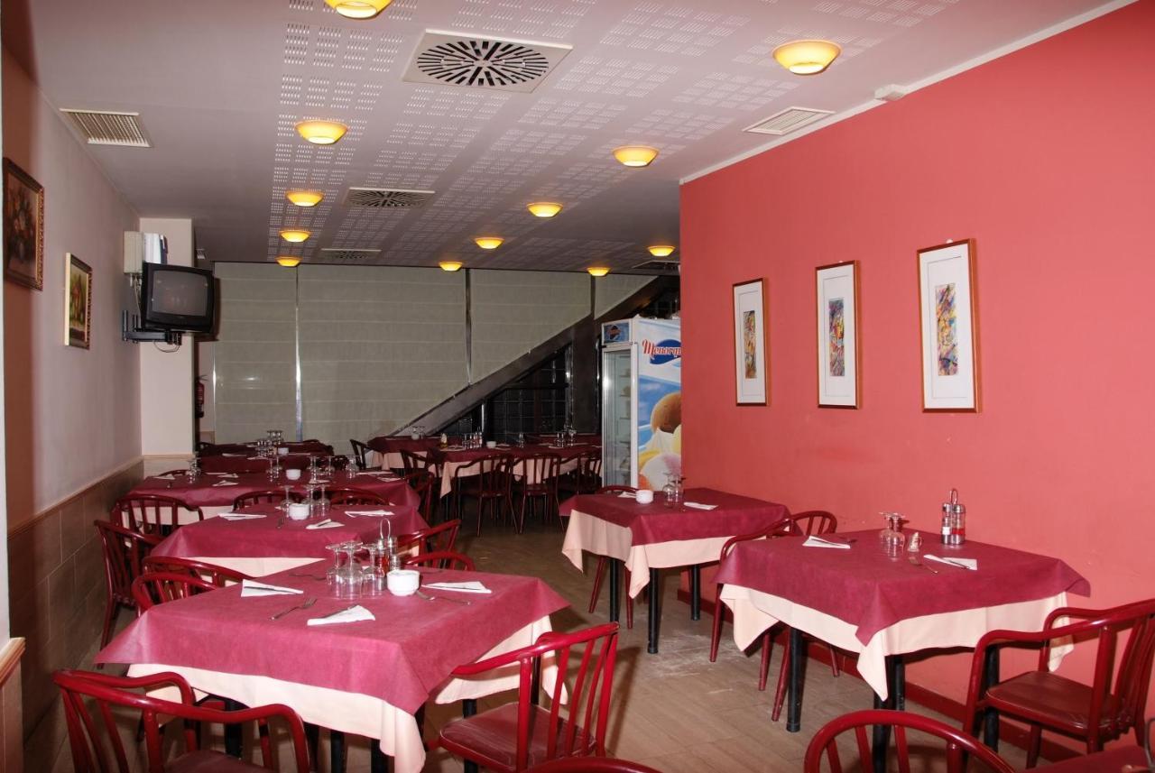 Hostal Restaurante Baraka Alagón Eksteriør bilde